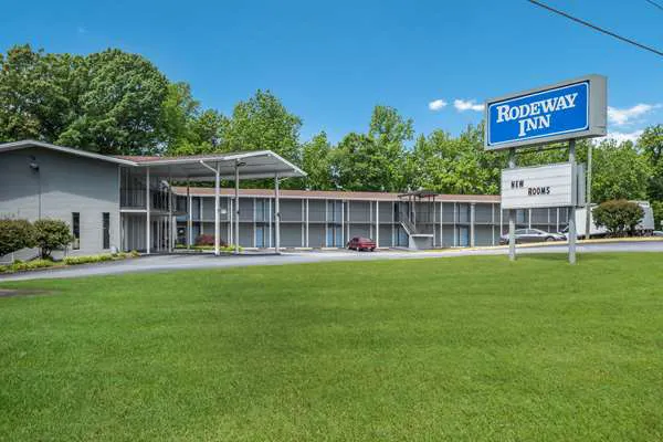 Rodeway Inn 4