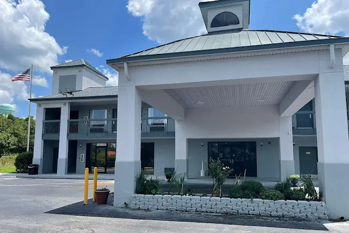 Econo Lodge Elberton 4