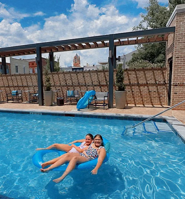 Chiquola Hotel Penthouse Suite 303 4