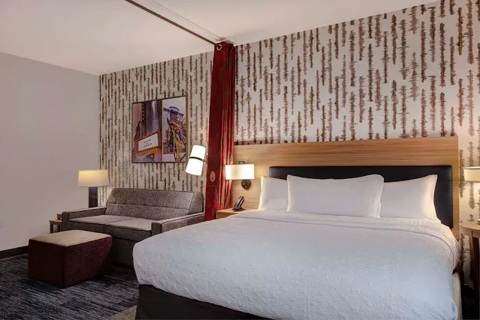 Chiquola Hotel Penthouse Suite 303 4