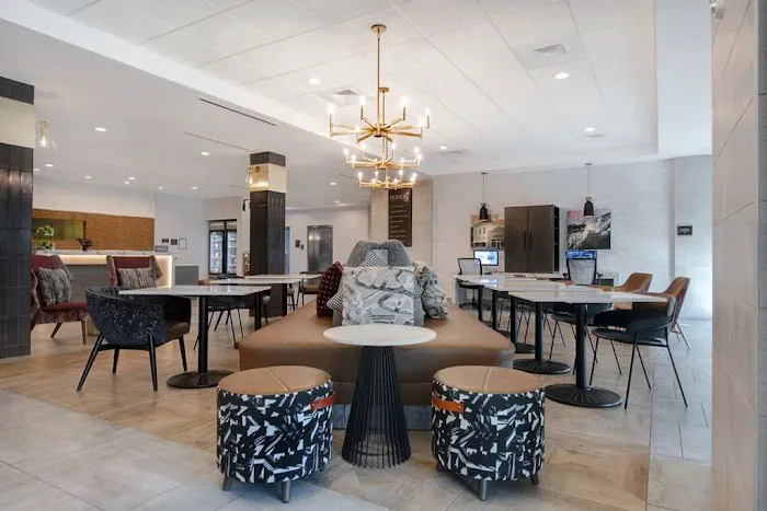 Chiquola Hotel Penthouse Suite 303 4