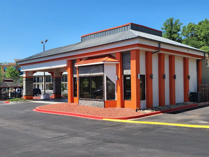 Days Inn by Wyndham Clemson 4