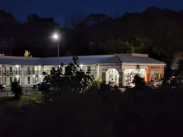 Days Inn by Wyndham Clemson 4