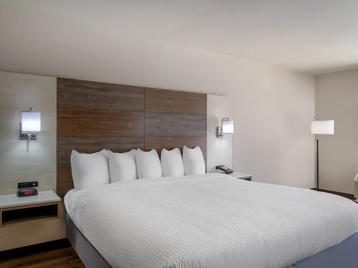 Days Inn by Wyndham Clemson 4