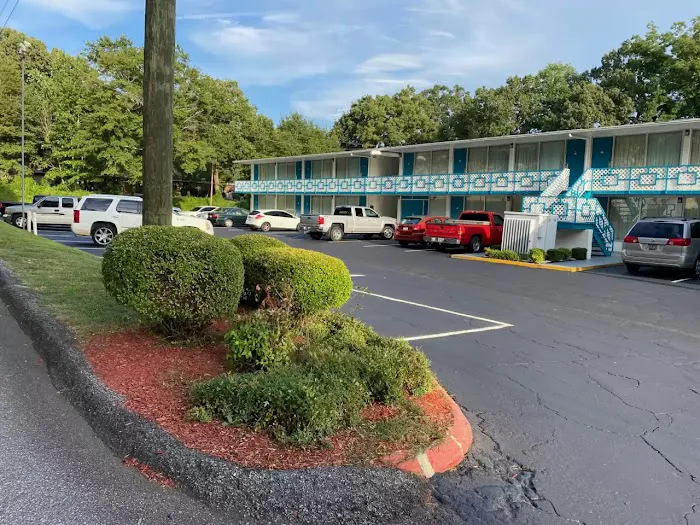 Econo Lodge 4