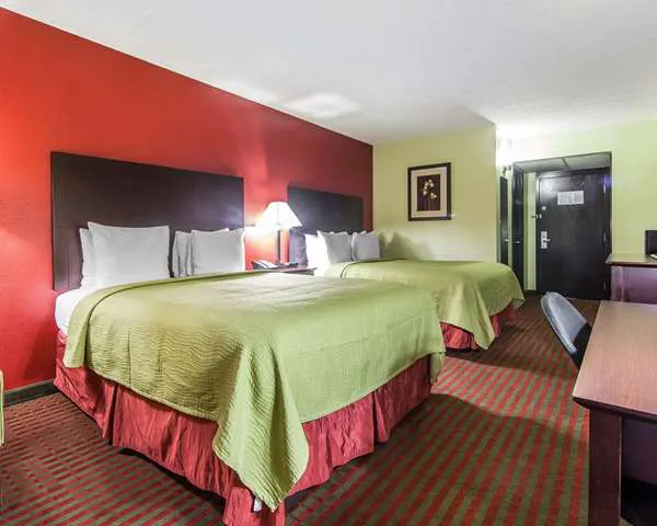 Quality Inn West 4