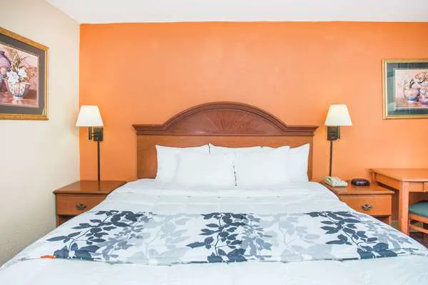 Days Inn by Wyndham Athens 4