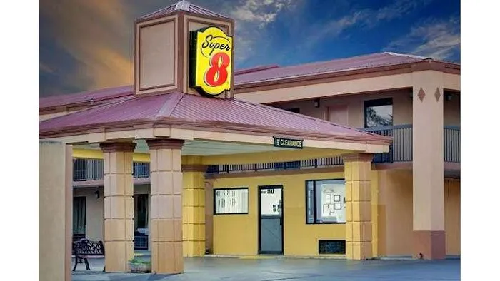 Super 8 by Wyndham Athens 4
