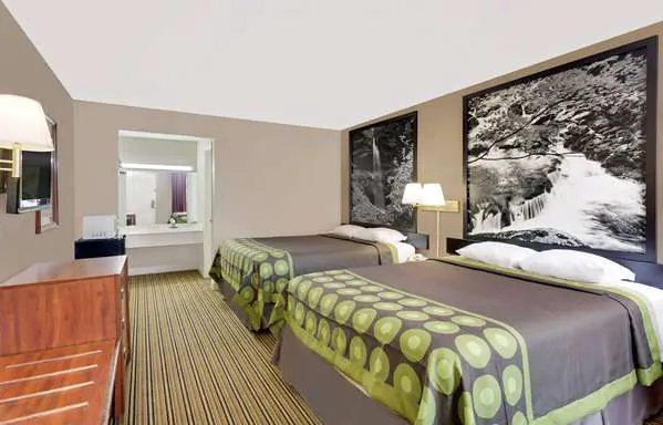 Super 8 by Wyndham Athens 4