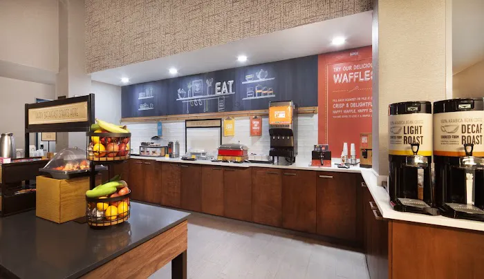 Hampton Inn Athens 4