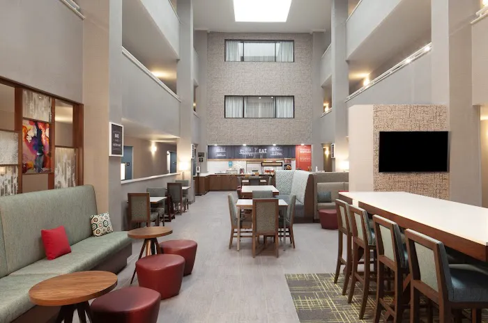 Hampton Inn Athens 4