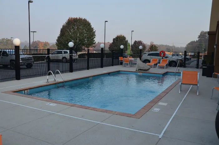 Hampton Inn Lenoir City 4