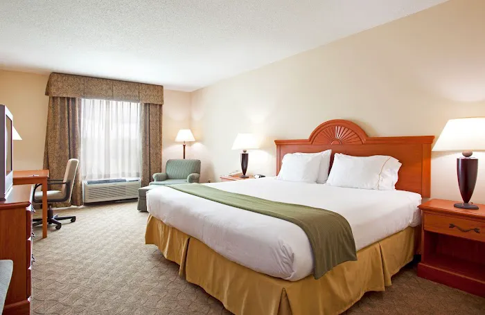 Holiday Inn Express & Suites Lenoir City (Knoxville Area) by IHG 4