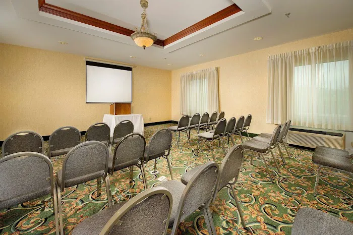 Holiday Inn Express & Suites Lenoir City (Knoxville Area) by IHG 4