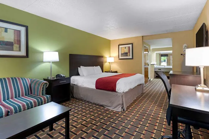 SureStay by Best Western Lenoir City 4