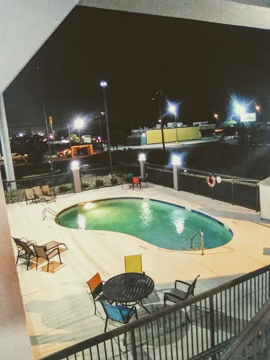 SureStay by Best Western Lenoir City 4