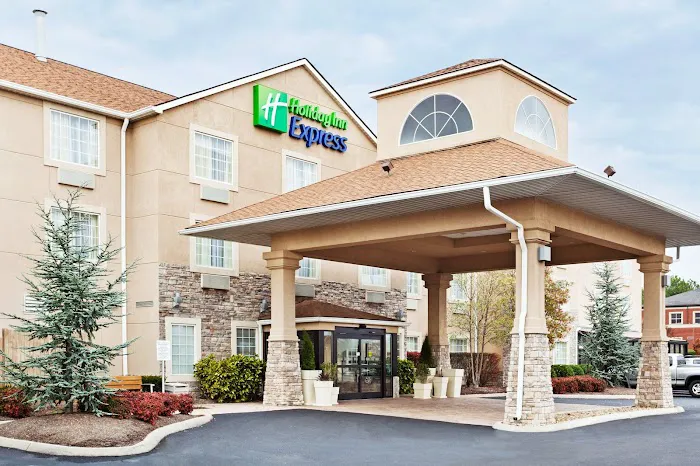 Holiday Inn Express & Suites Alcoa (Knoxville Airport) 4