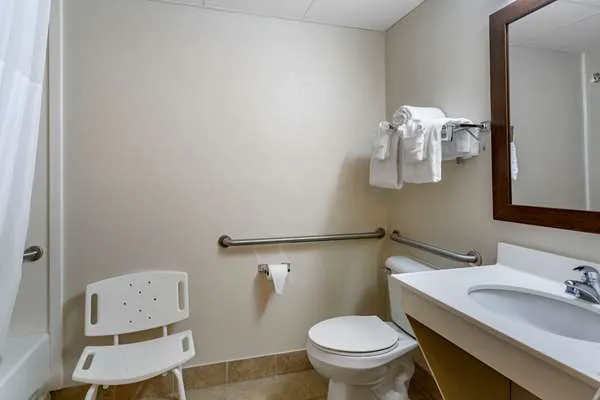 Quality Inn 4