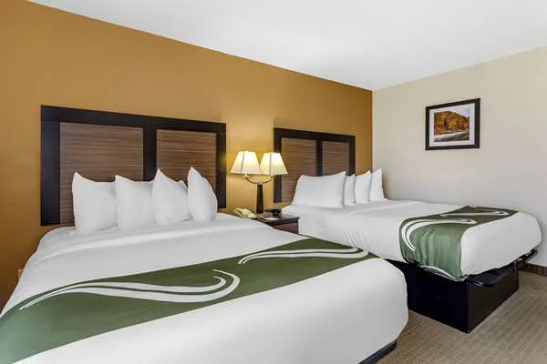 Quality Inn 4