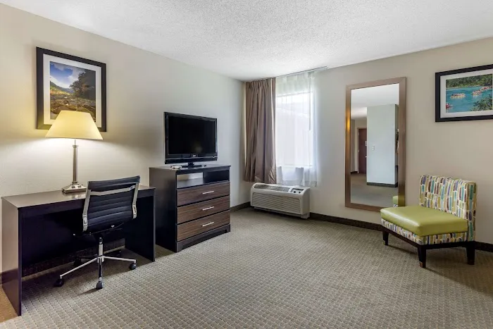 Quality Inn 4