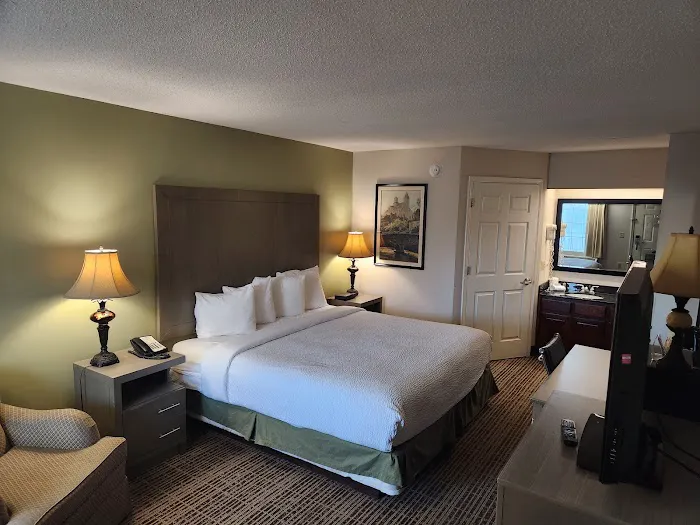 Baymont by Wyndham Cleveland 4
