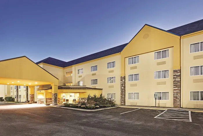 La Quinta Inn & Suites by Wyndham Knoxville Airport 4