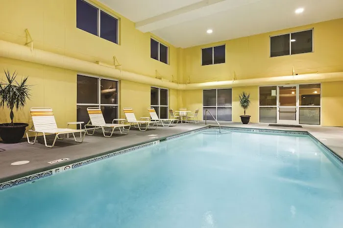 La Quinta Inn & Suites by Wyndham Knoxville Airport 4