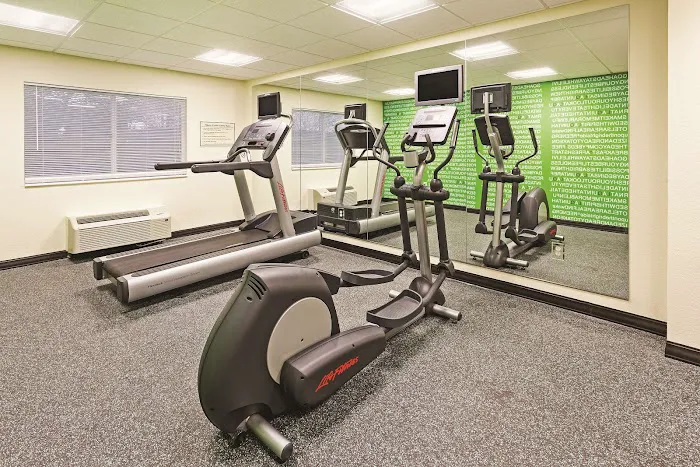 La Quinta Inn & Suites by Wyndham Knoxville Airport 4