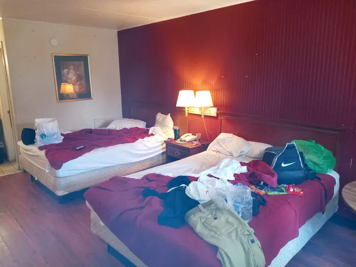 Alcoa Inn 2450 Airport Highway. Alcoa, Tenn 4