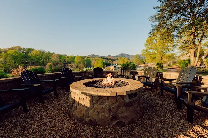 Tremont Lodge & Resort 4