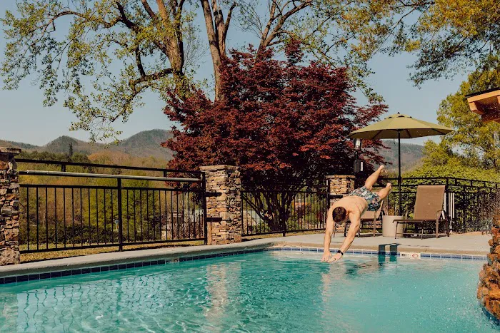 Tremont Lodge & Resort 4