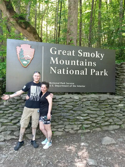 Smoky Mountain Heritage Log Cabins 4