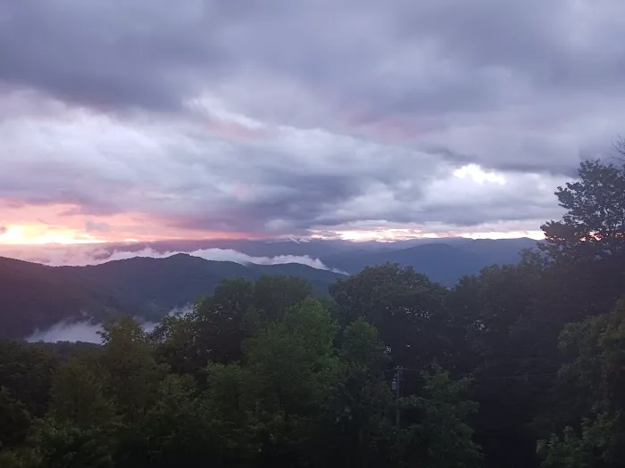 Harry's House in the Smoky Mountains 4