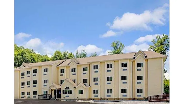 Microtel Inn & Suites by Wyndham Bryson City 4