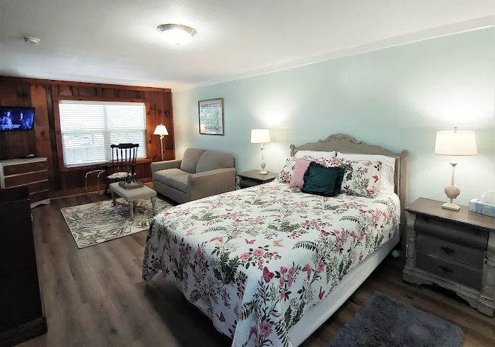 McKinley Edwards Inn 4