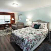 McKinley Edwards Inn ico