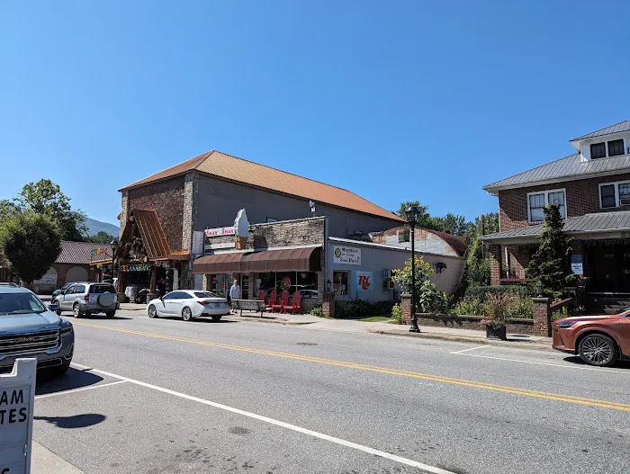 Historic Calhoun House Hotel 4