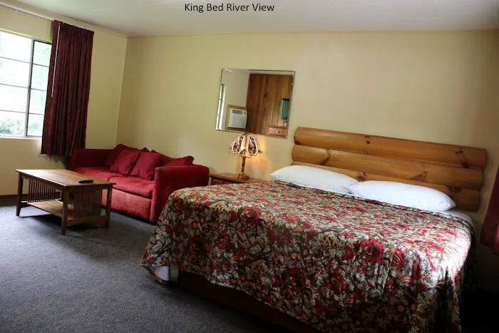 Two Rivers Lodge and Cabins 4