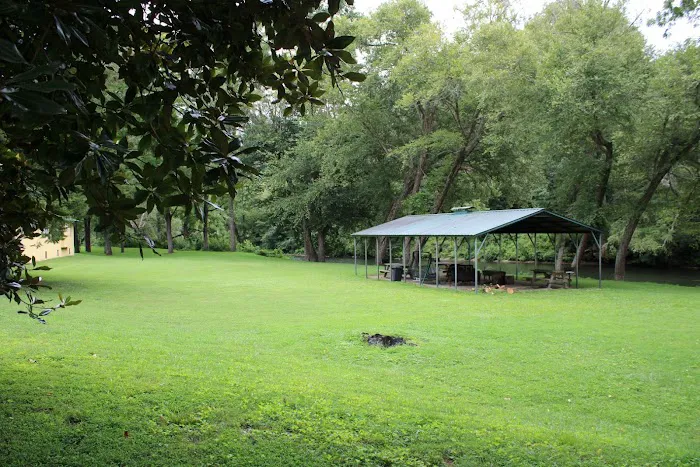 Two Rivers Lodge and Cabins 4