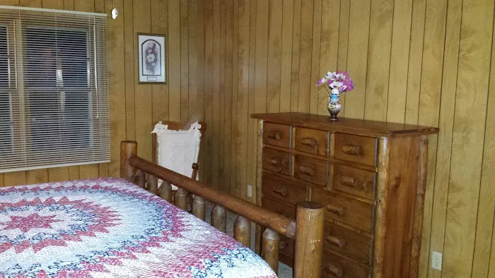 Two Rivers Lodge and Cabins 4