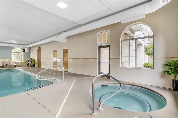 Best Western Plus River Escape Inn & Suites 4