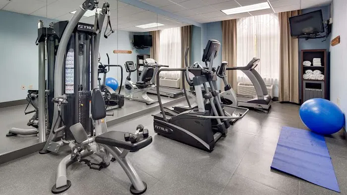 Best Western Plus River Escape Inn & Suites 4