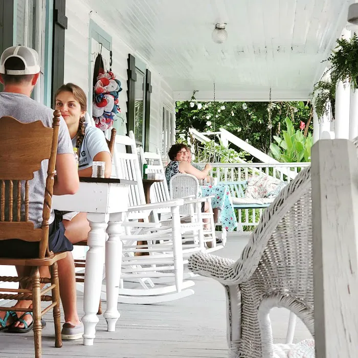 Whistle Stop Inn 4