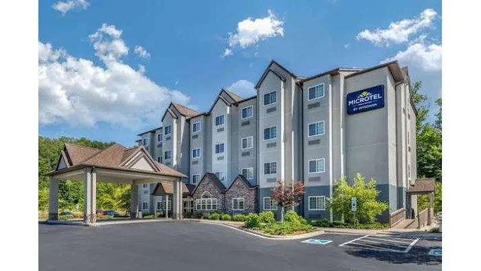 Microtel Inn & Suites by Wyndham Sylva Dillsboro Area 4