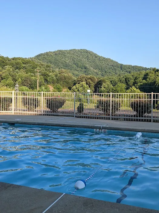 Clarion Pointe Sylva near Cherokee Area 4