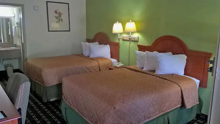Americas Best Value Inn Anderson, SC 4