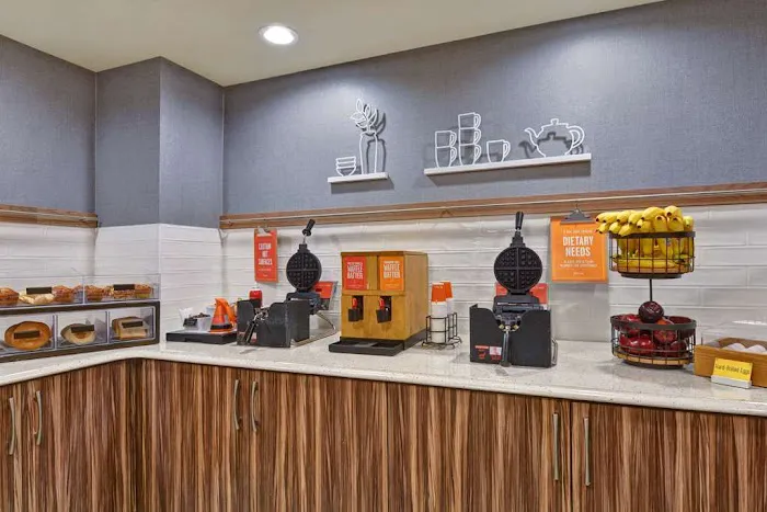Hampton Inn Anderson 4