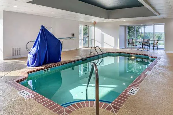 Comfort Suites Anderson-Clemson 4