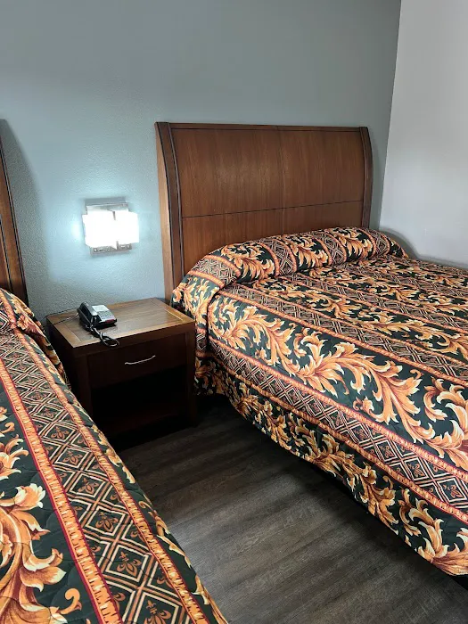 Royal Inn of Cleveland 4