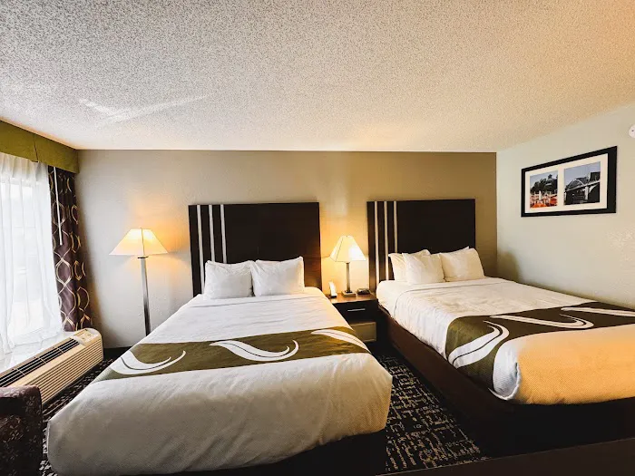 Quality Inn 4